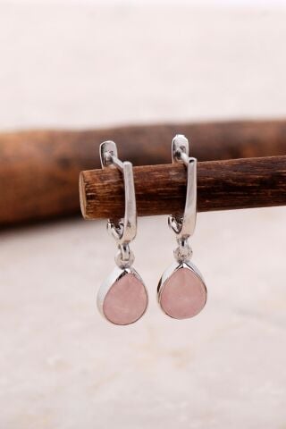 Doğal Pembe Kuvars Taşlı Damla Mini Rodyumlu Gümüş Küpe 5876