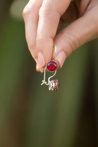 Kök Yakut Taşlı Elişi Gümüş Küpe 4236