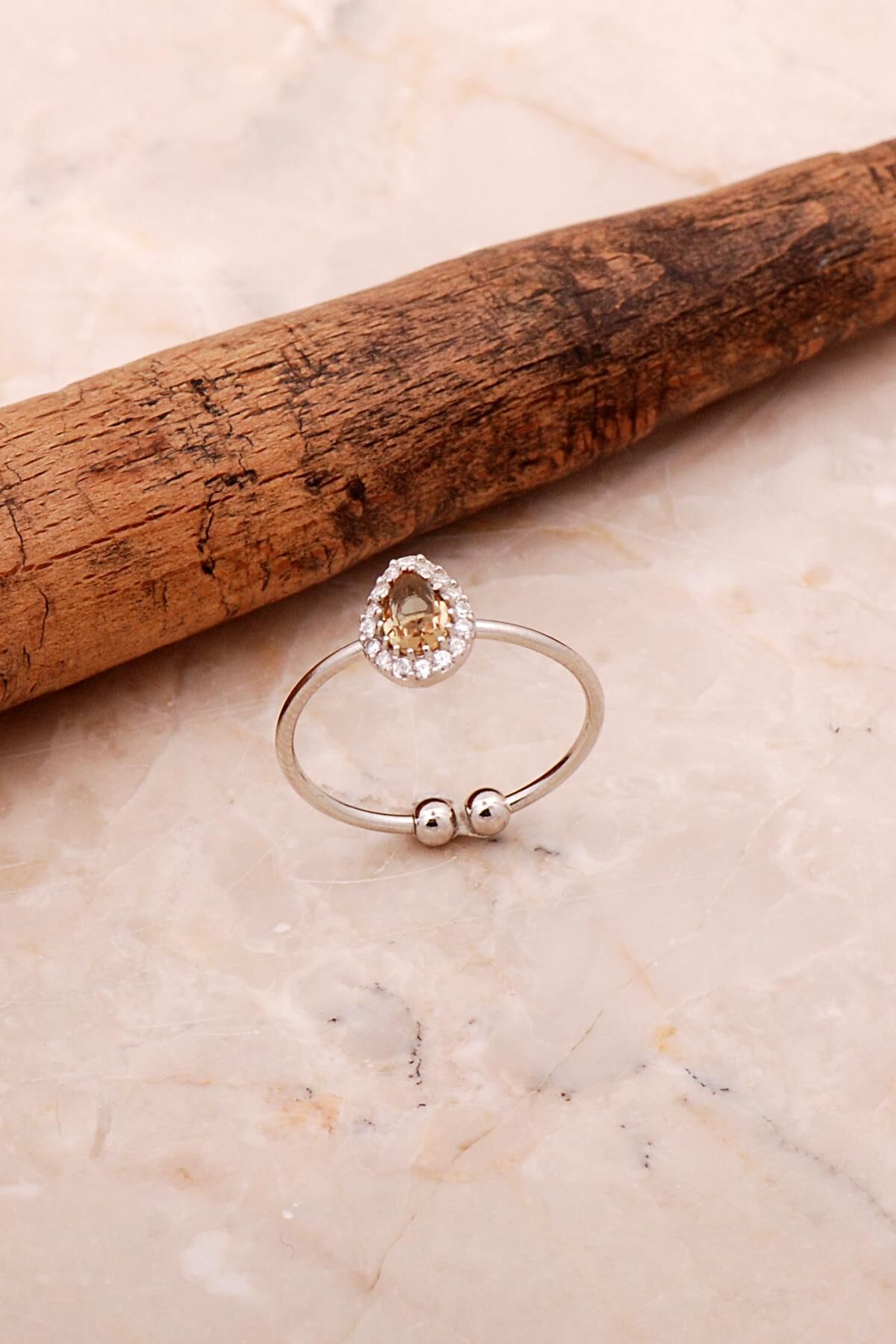 Renk Değiştiren Sultan Taşlı Damla Mini Rodyumlu Gümüş Yüzük 3731