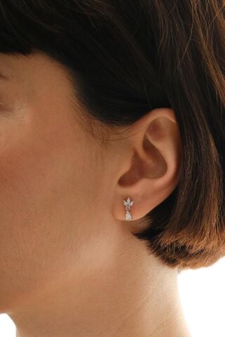 Rodyumlu Lotus Çiçeği Damla Sallantılı Mini Gümüş Küpe 7356