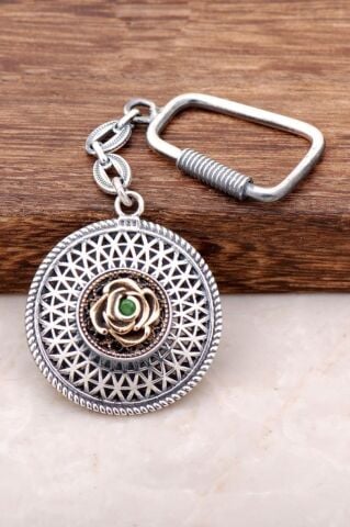 Telkari İşlemeli Kök Yakut ve Kök Zümrüt Taşlı Gül Tasarımlı Gümüş Anahtarlık 140