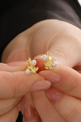 İncili Dallı Altın Kaplama Mini Gümüş Küpe 7363