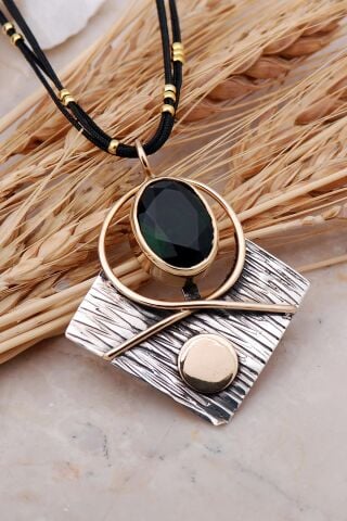 Zümrüt Taşlı Çekiç Dövme Elişi Gümüş Kolye 7420