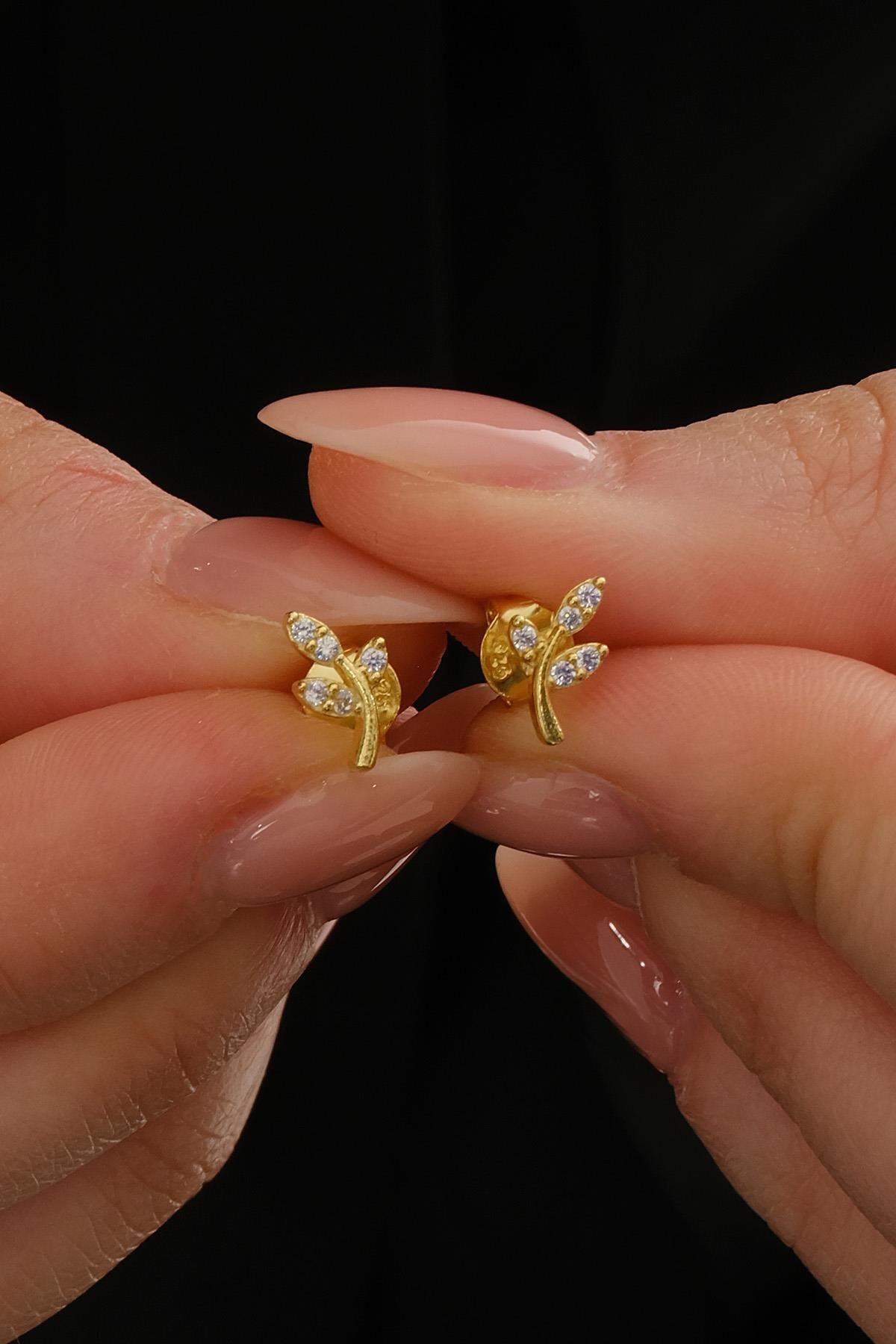 Yaprak Altın Kaplama Mini Gümüş Küpe 7373