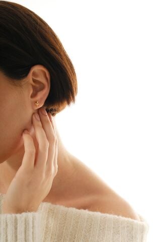 Yaprak Altın Kaplama Mini Gümüş Küpe 7373