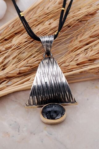 Rutil Kuvars Taşlı Çekiç Dövme Elişi Gümüş Kolye 7422