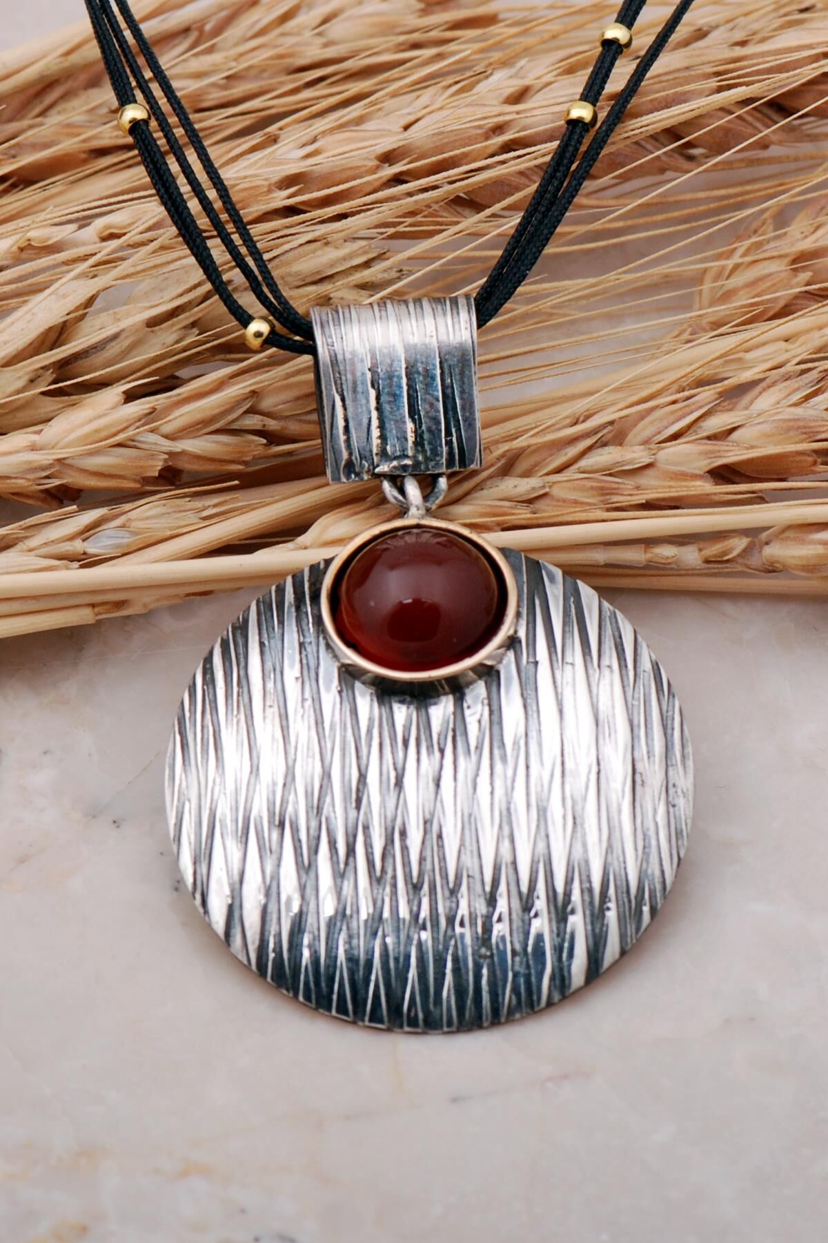 Akik Taşlı Çekiç Dövme Elişi Gümüş Kolye 7425