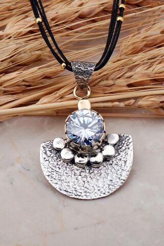 Kuvars Taşlı Çekiç Dövme Elişi Gümüş Kolye 7426