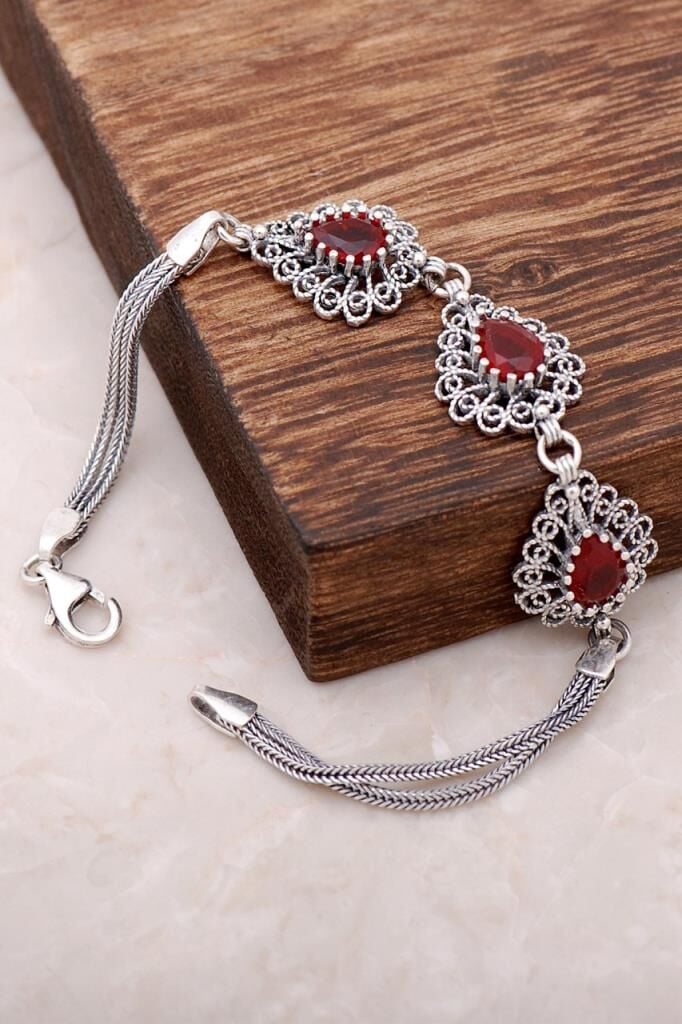 Kök Yakut Taşlı Telkari İşlemeli Damla Gümüş Bileklik 2952