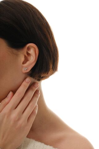 Rodyumlu Mini Arı Gümüş Küpe 7387