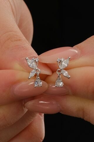 Taşlı Kelebek Rodyumlu Mini Gümüş Küpe 7389