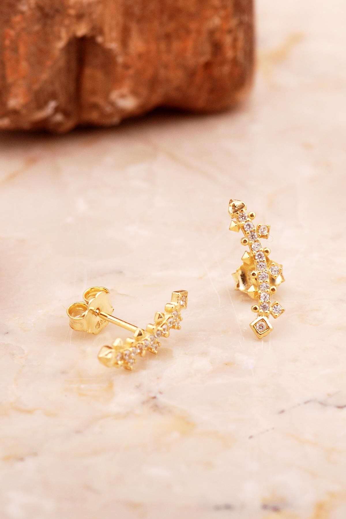 Ritim Mini Altın Kaplama Gümüş Küpe 6923