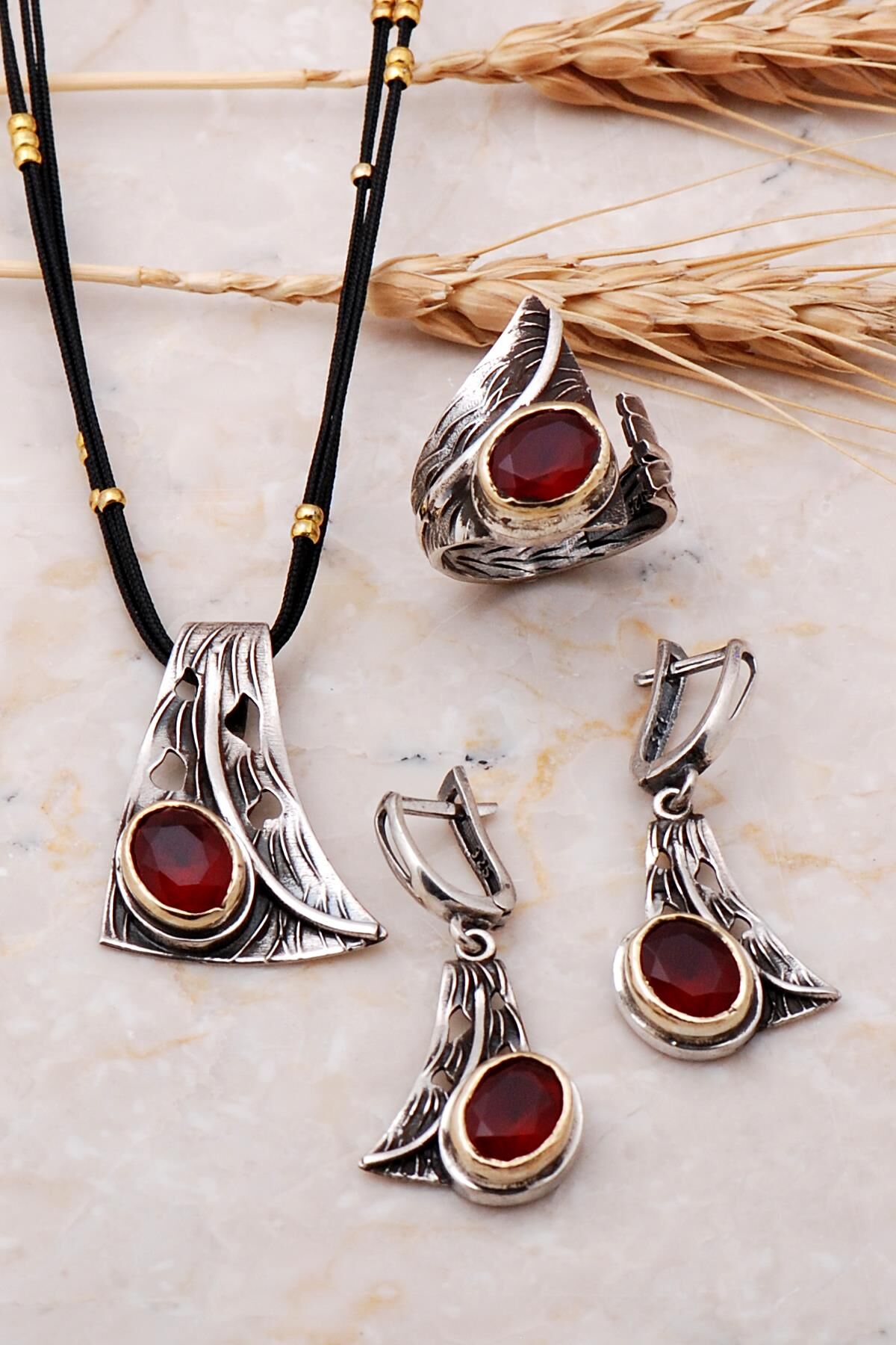 Yakut Taşlı Elişi Tasarım Gümüş Set 1989