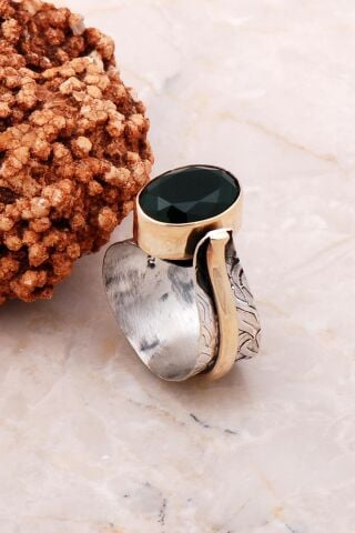 Zümrüt Taşlı Elişi Tasarım Gümüş Yüzük 3122