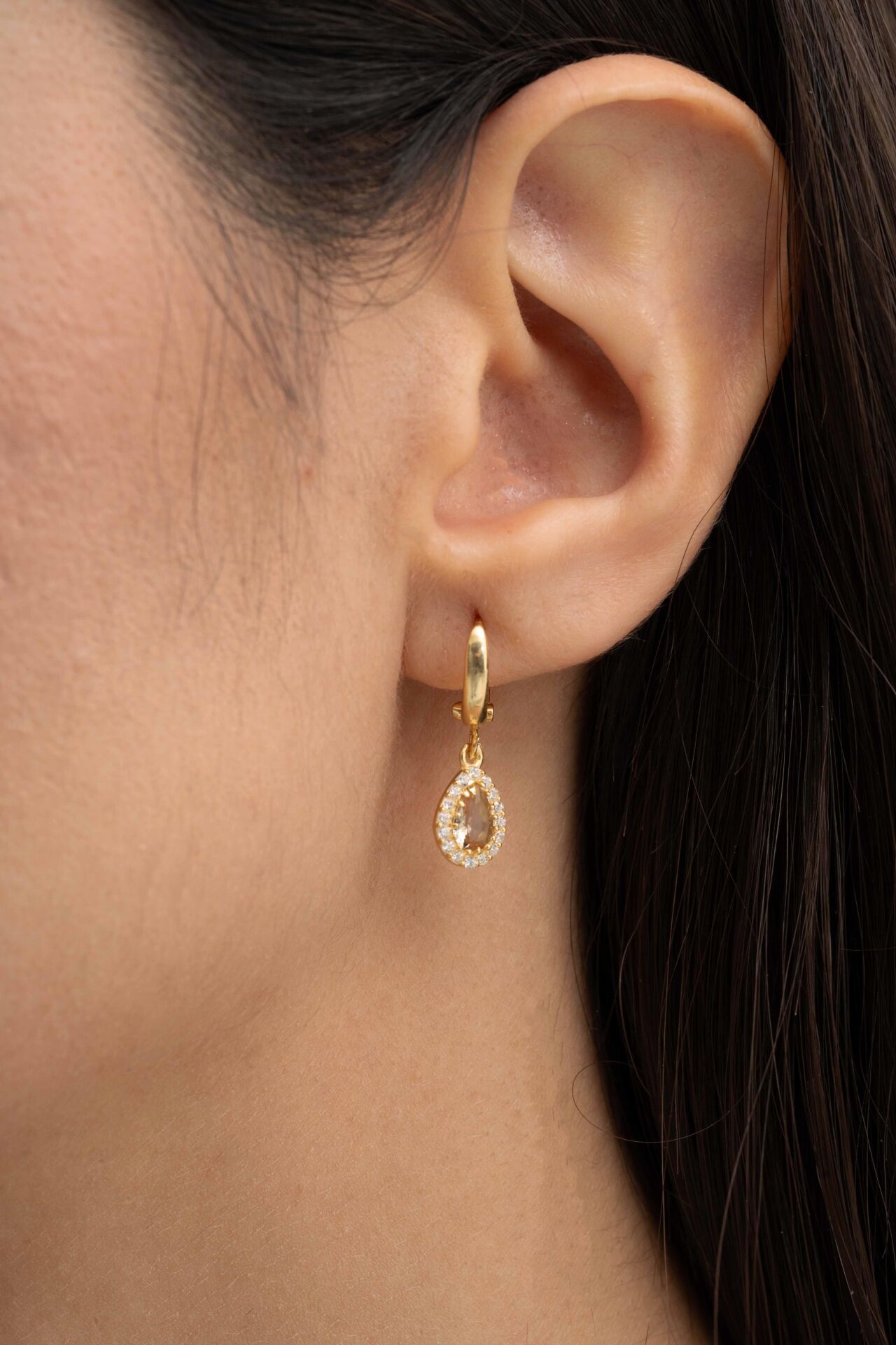 Renk Değiştiren Sultan Taşlı Altın Kaplama Damla Gümüş Küpe 6140