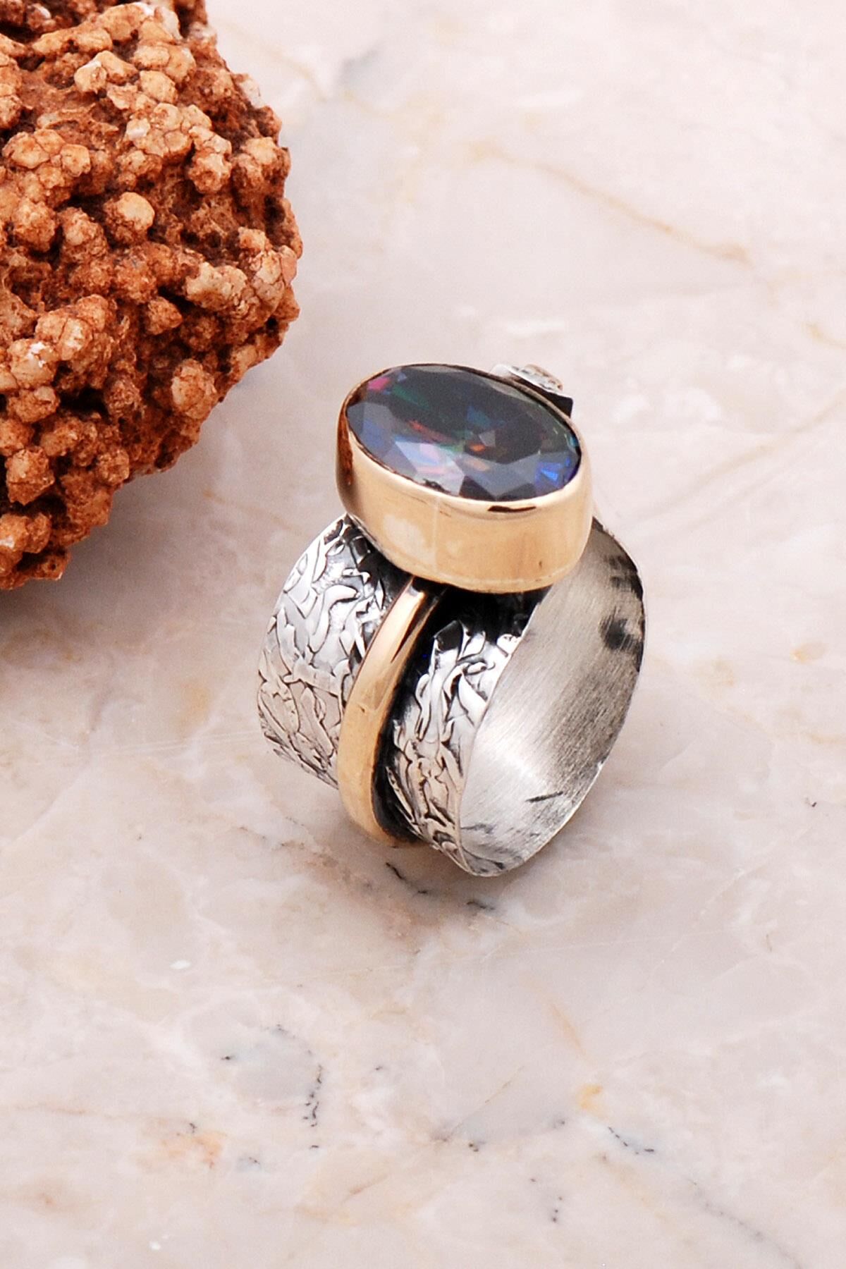 Mistik Topaz Taşlı Elişi Tasarım Gümüş Yüzük 3125