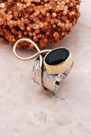 Zümrüt Taşlı Elişi Tasarım Gümüş Yüzük 3131