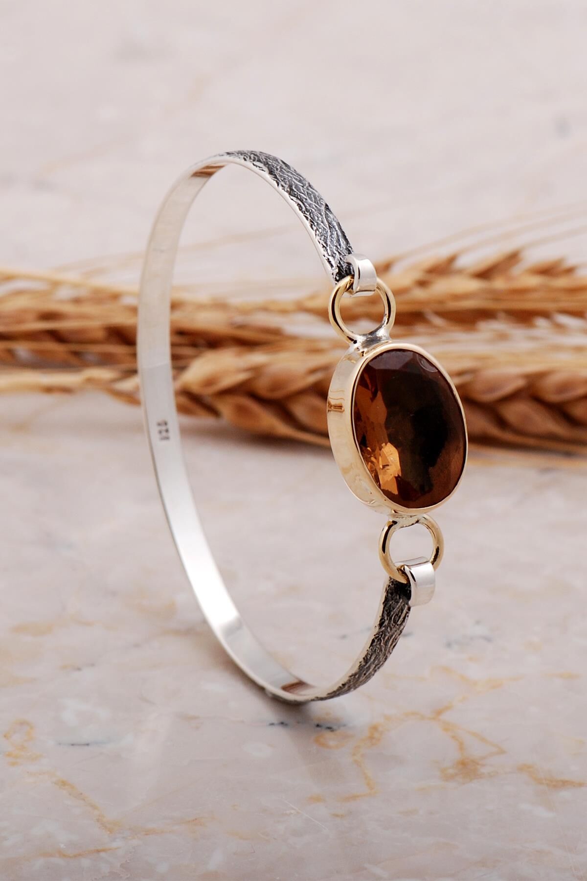 Renk Değiştiren Sultan Taşlı Çekiç Dövme Elişi Gümüş Bilezik 4153