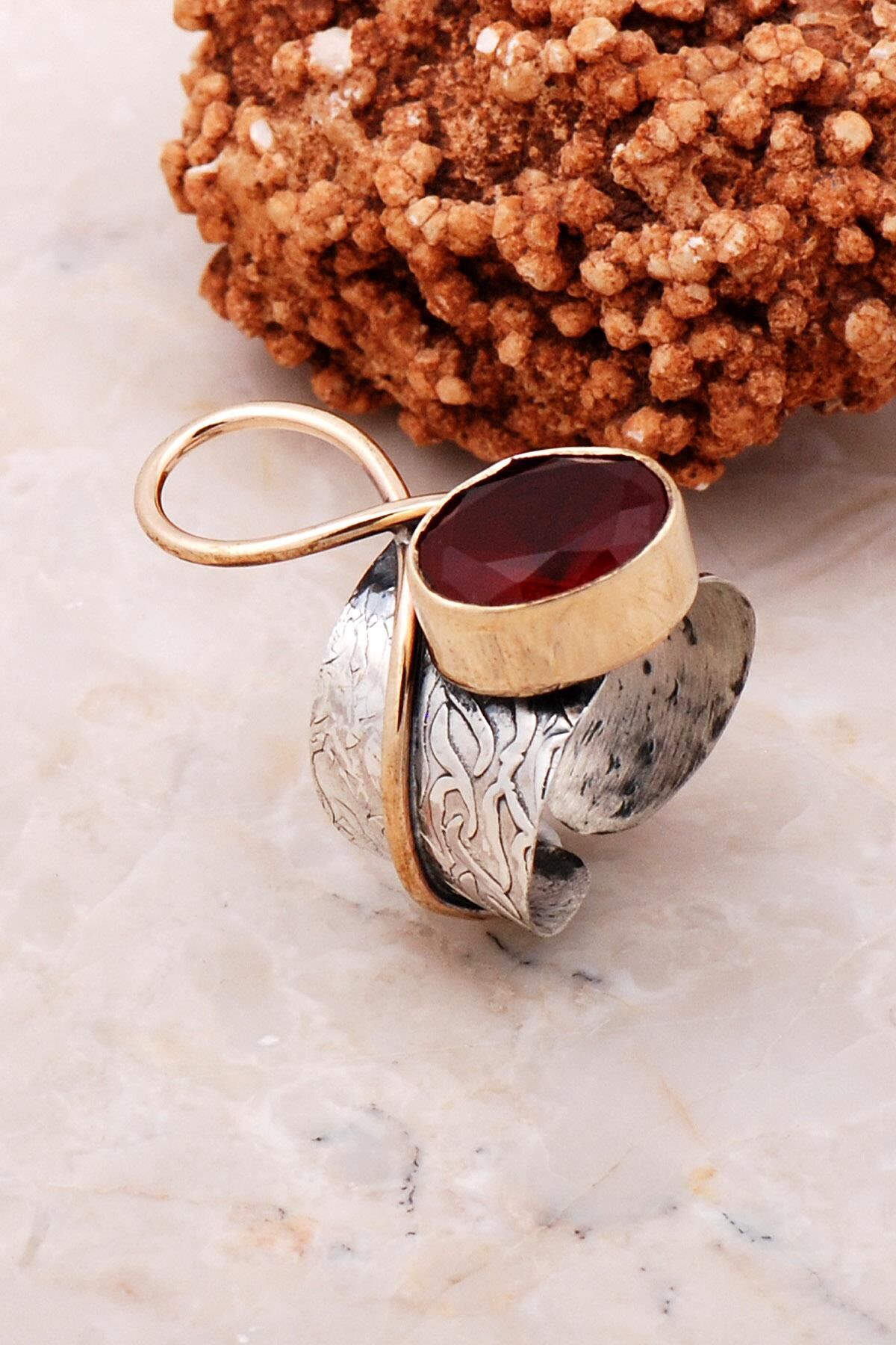 Yakut Taşlı Elişi Tasarım Gümüş Yüzük 3136