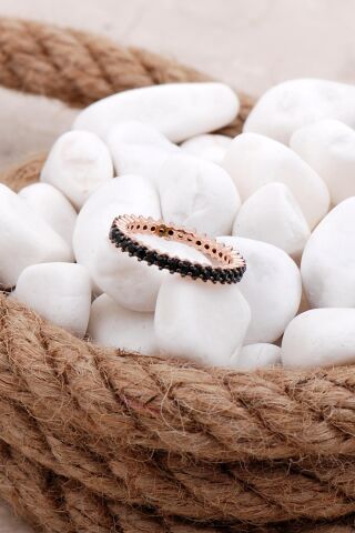 Tamtur Tek Sıra Siyah Taşlı Rose Gümüş Yüzük 2661