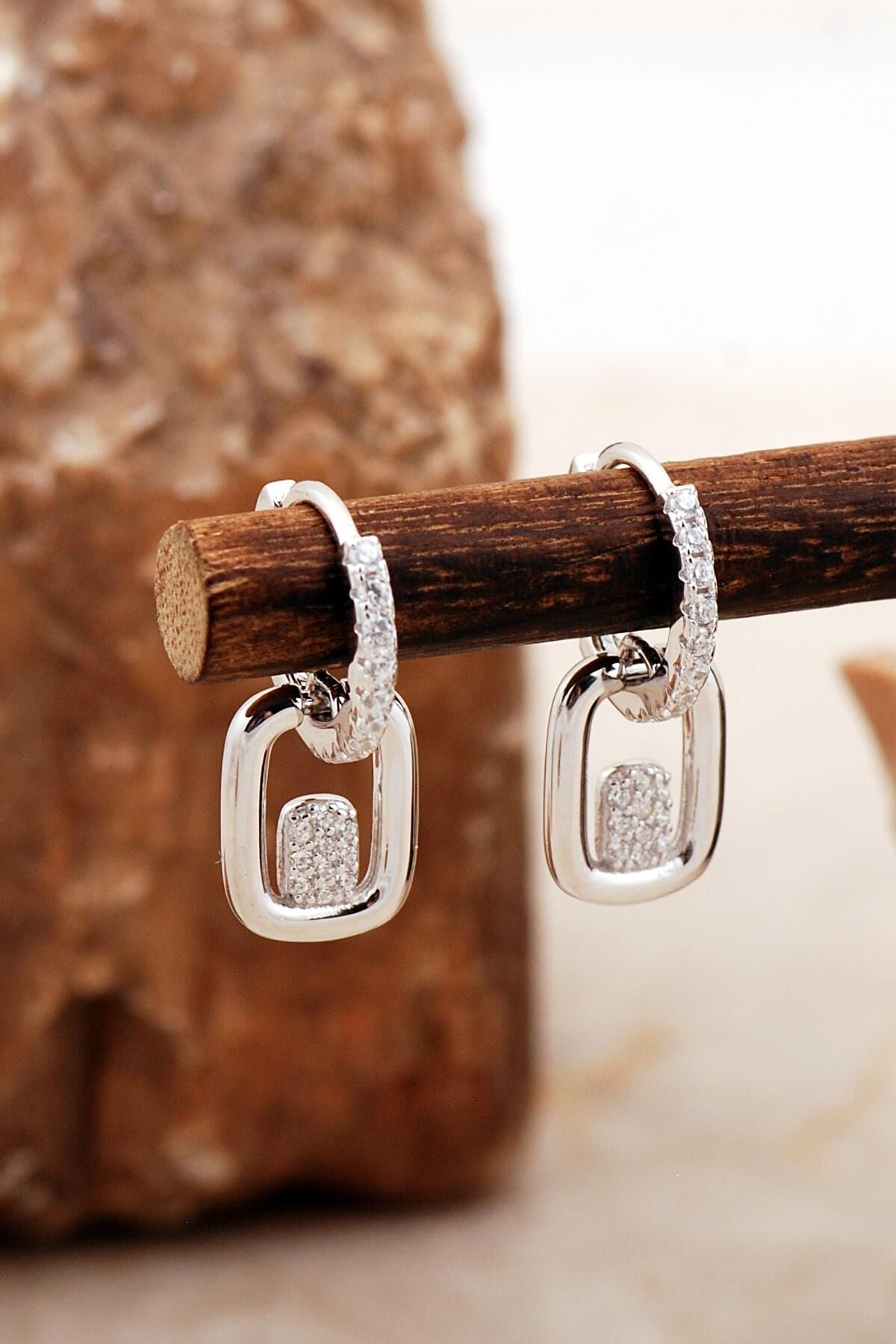 Tasarım Dikdörgen Rodyumlu Gümüş Küpe 6955