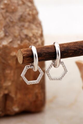 Rodyumlu Petek Gümüş Zarif Küpe 6956