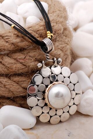 İncili Pullu Elişi Gümüş Kolye 7430