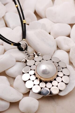 İncili Pullu Elişi Gümüş Kolye 7430