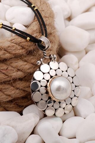 İncili Pullu Elişi Gümüş Kolye 7430