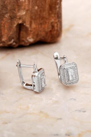 Baget Model Rodyumlu Parlak Gümüş J Küpe 6960