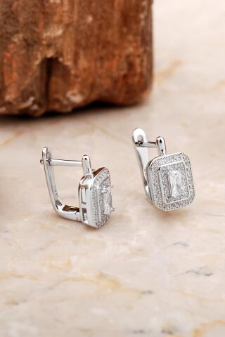 Baget Model Rodyumlu Parlak Gümüş J Küpe 6960