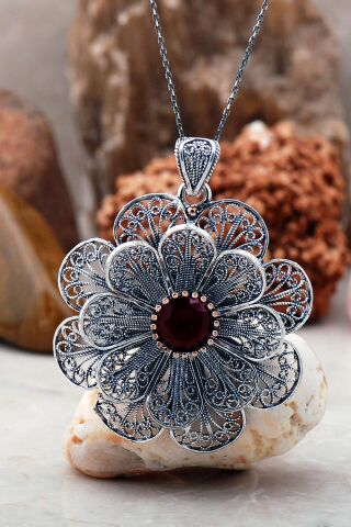 Telkari İşlemeli Kök Yakut Taşlı Tasarım Kolye 3884