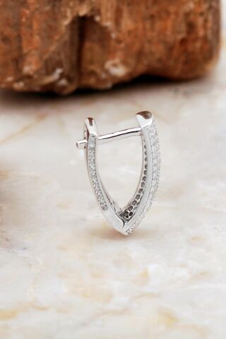 Rodyumlu Taşlı Üçgen Gümüş Küpe 6964