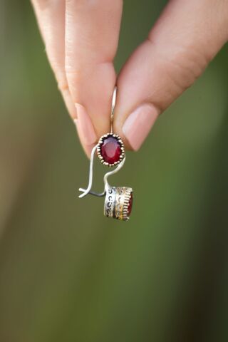 Kök Yakut Taşlı Elişi Tasarım Gümüş Küpe 4885