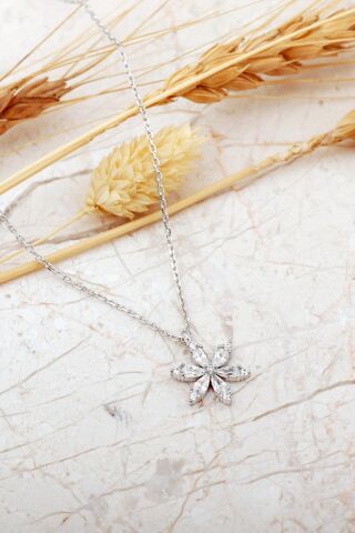 Taşlı Lotus Çiçeği Rodyum Kaplama Gümüş Kolye 8092