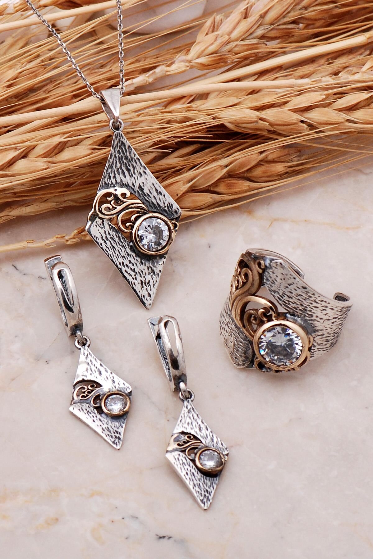Kuvars Taşlı Çekiç Dövme Elişi Gümüş Set 2456