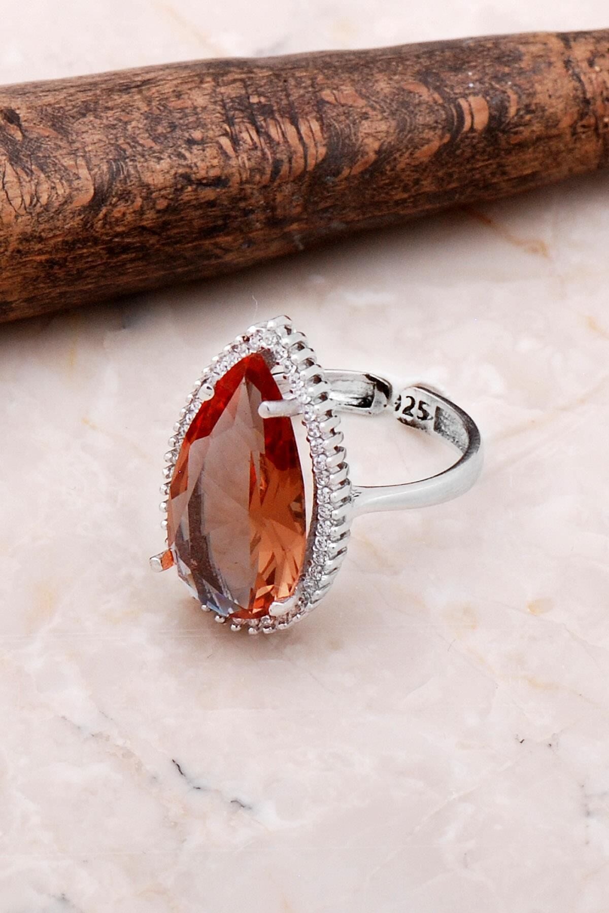 Renk Değiştiren Sultan Taşlı Su Damlası Gümüş Yüzük 3148