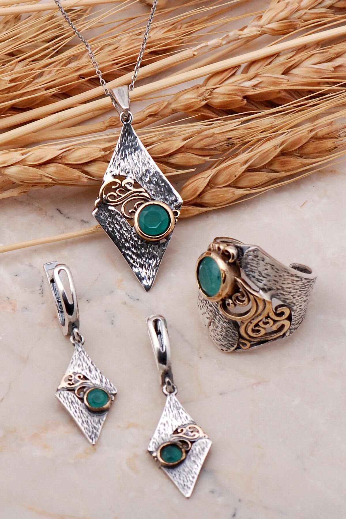 Kalsedon Taşlı Çekiç Dövme Elişi Gümüş Set 2458