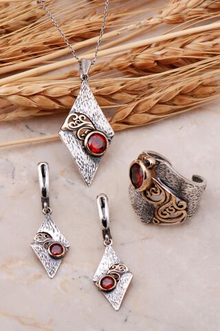 Lal Taşlı Çekiç Dövme Elişi Gümüş Set 2460