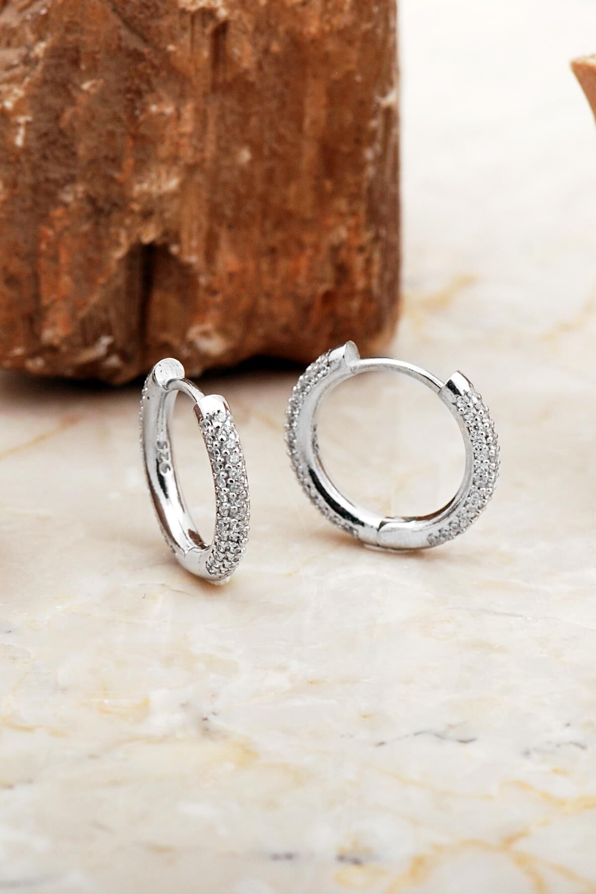 19 Mm Tamtur Taşlı Rodyumlu Gümüş Halka Küpe 7014