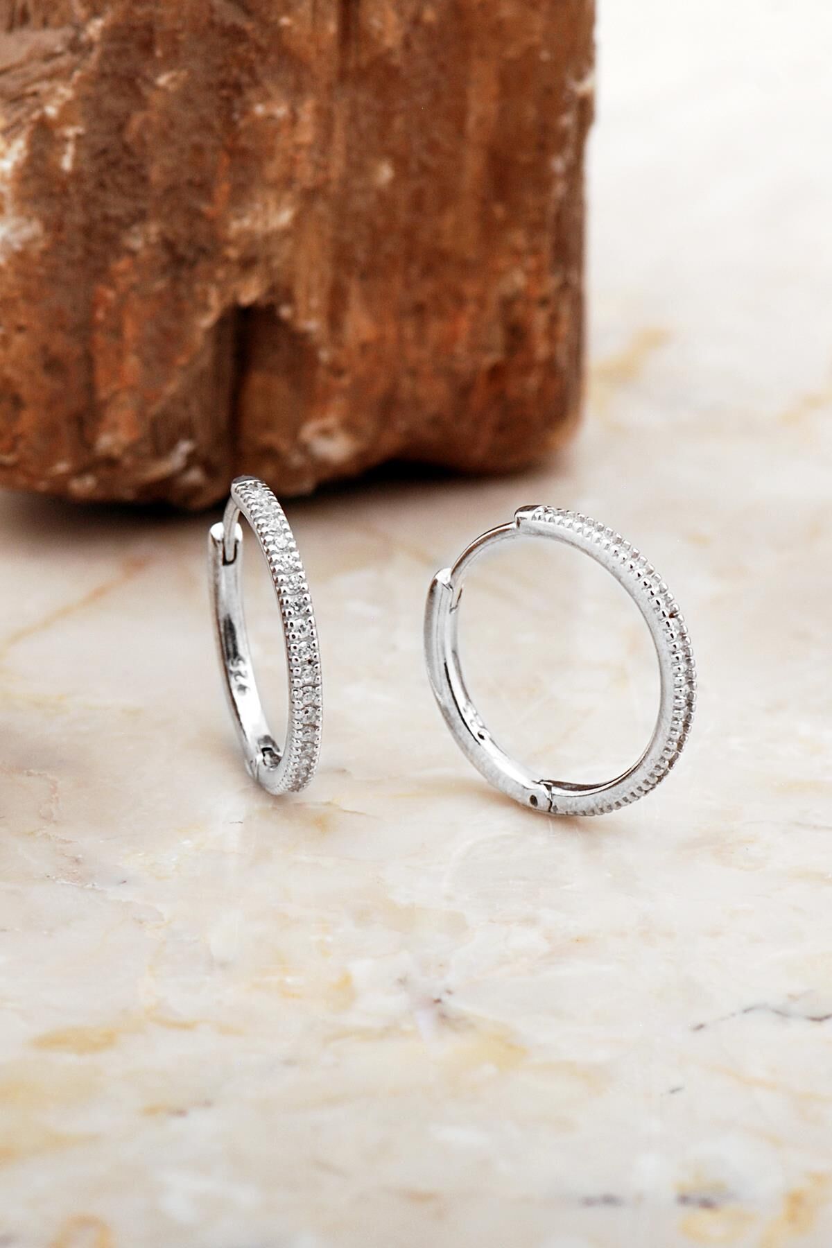 18 Mm Rodyumlu Gümüş Halka Küpe 7018