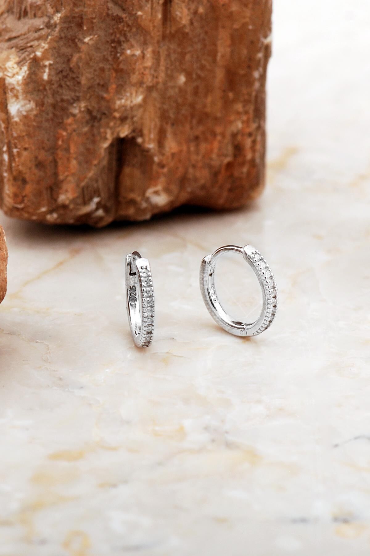 13 Mm Rodyumlu Gümüş Halka Küpe 7020