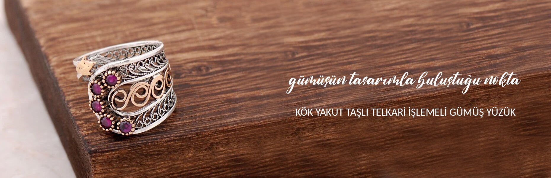 Kök Yakut Taşlı Telkari İşlemeli Gümüş Yüzük