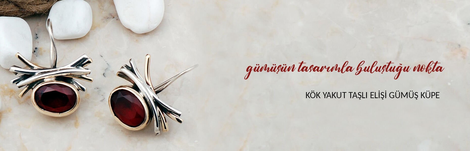 Kök Yakut Taşlı Elişi Tasarım Gümüş Küpe