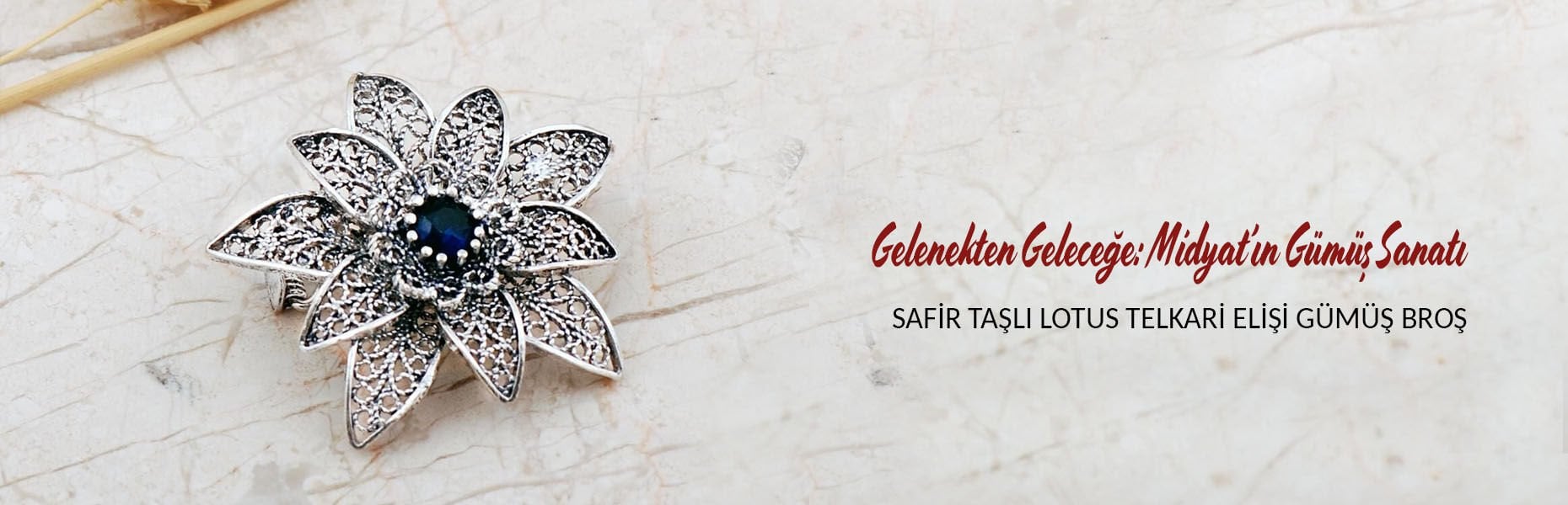 Safir Taşlı Lotus Telkari Elişi Gümüş Broş